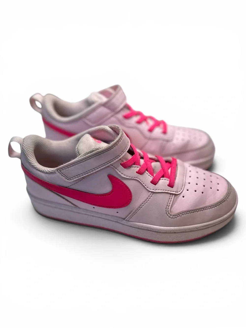 Nike - IsoFly Kids Pink & Hot Pink Low-Top Sneakers - Size 3